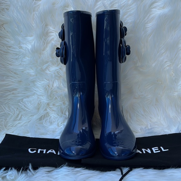 Authentic NWOB Chanel Navy Blue Rubber Camellia Flower Rain Boots - Picture 2 of 16